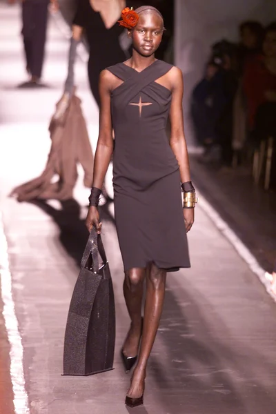 Look 10